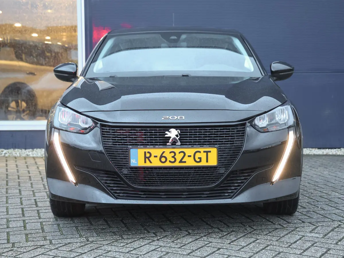 Active Pack 50kWh | 1ste eigenaar | ACCU 93% | Stoelverwarming | Parkeersensoren | Navigatie | AUTOMAAT