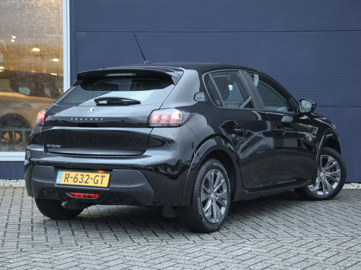 Active Pack 50kWh | 1ste eigenaar | ACCU 93% | Stoelverwarming | Parkeersensoren | Navigatie | AUTOMAAT