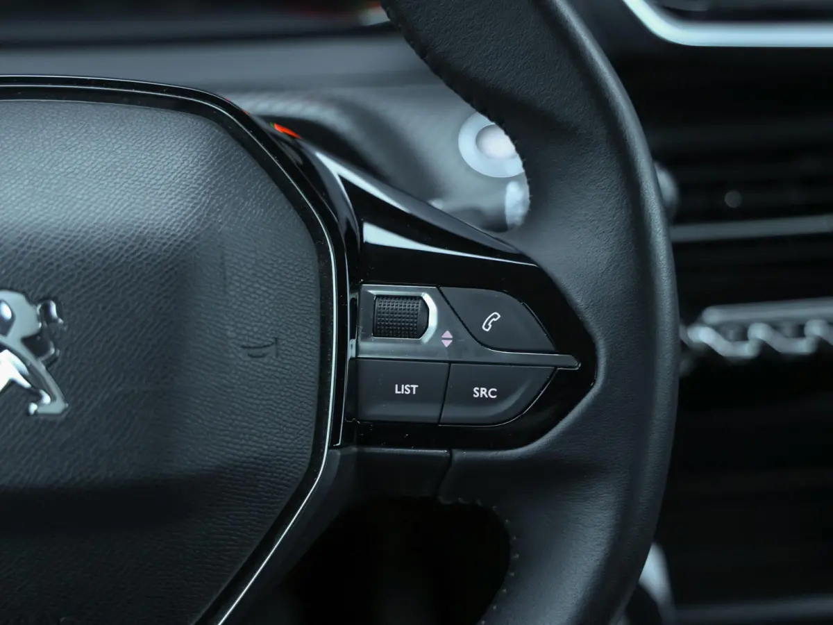 Active Pack 50kWh | 1ste eigenaar | ACCU 93% | Stoelverwarming | Parkeersensoren | Navigatie | AUTOMAAT