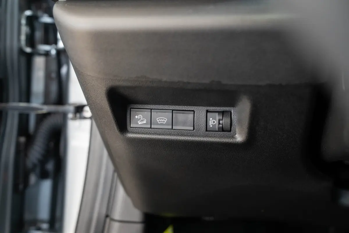 Summit 54 kWh | Tot 8 Jaar Garantie | Warmtepomp | Navigatie | Stoelverwarming | Verwarmd Voorraam | Apple Carplay & Android Auto |