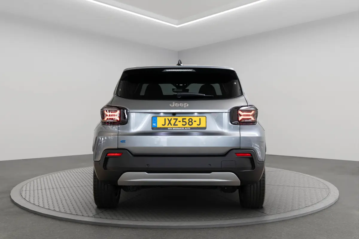 Summit 54 kWh | Tot 8 Jaar Garantie | Warmtepomp | Navigatie | Stoelverwarming | Verwarmd Voorraam | Apple Carplay & Android Auto |