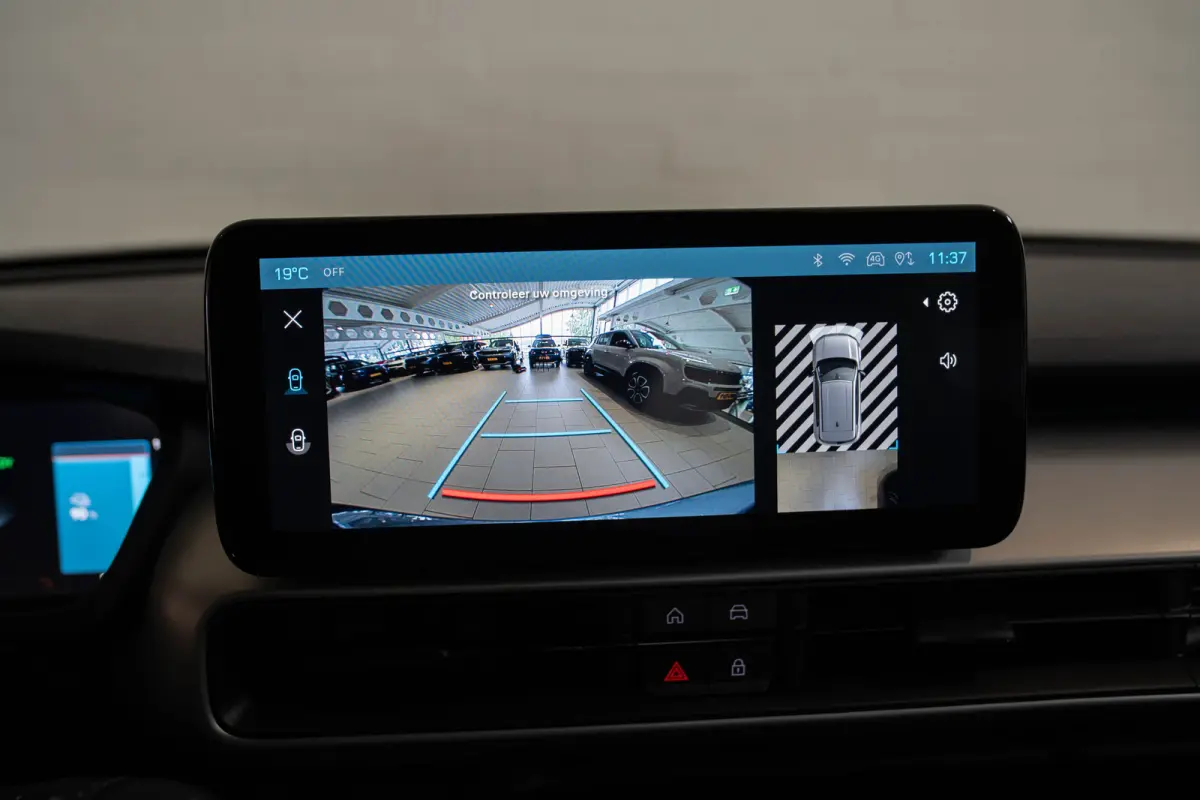 Summit 54 kWh | Tot 8 Jaar Garantie | Warmtepomp | Navigatie | Stoelverwarming | Verwarmd Voorraam | Apple Carplay & Android Auto |