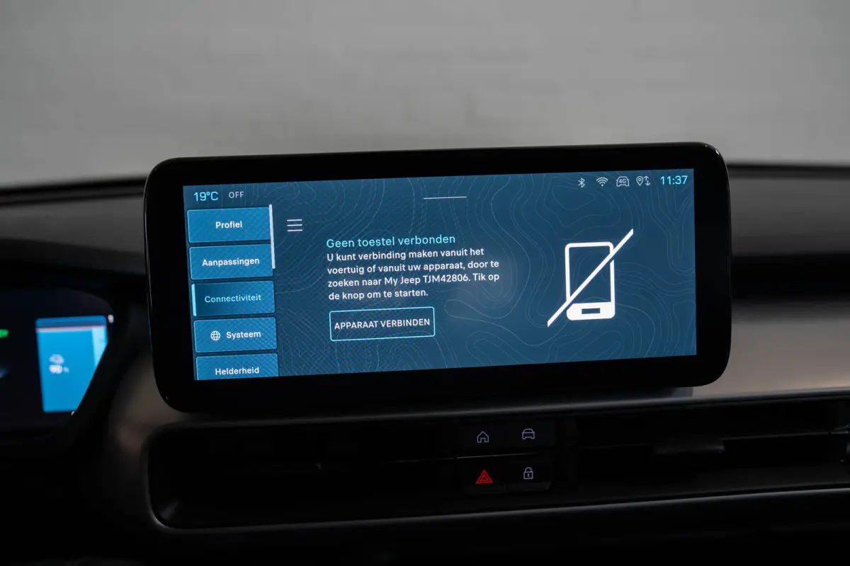 Summit 54 kWh | Tot 8 Jaar Garantie | Warmtepomp | Navigatie | Stoelverwarming | Verwarmd Voorraam | Apple Carplay & Android Auto |