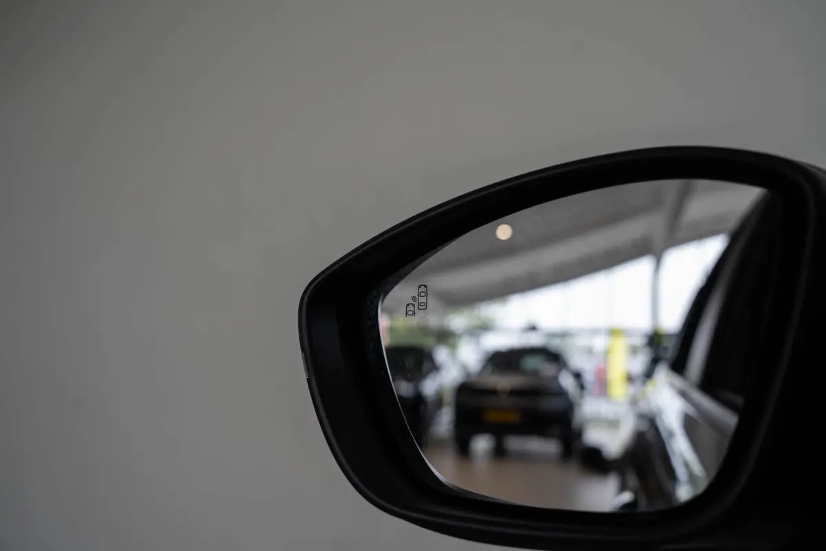 Summit 54 kWh | Tot 8 Jaar Garantie | Warmtepomp | Navigatie | Stoelverwarming | Verwarmd Voorraam | Apple Carplay & Android Auto |