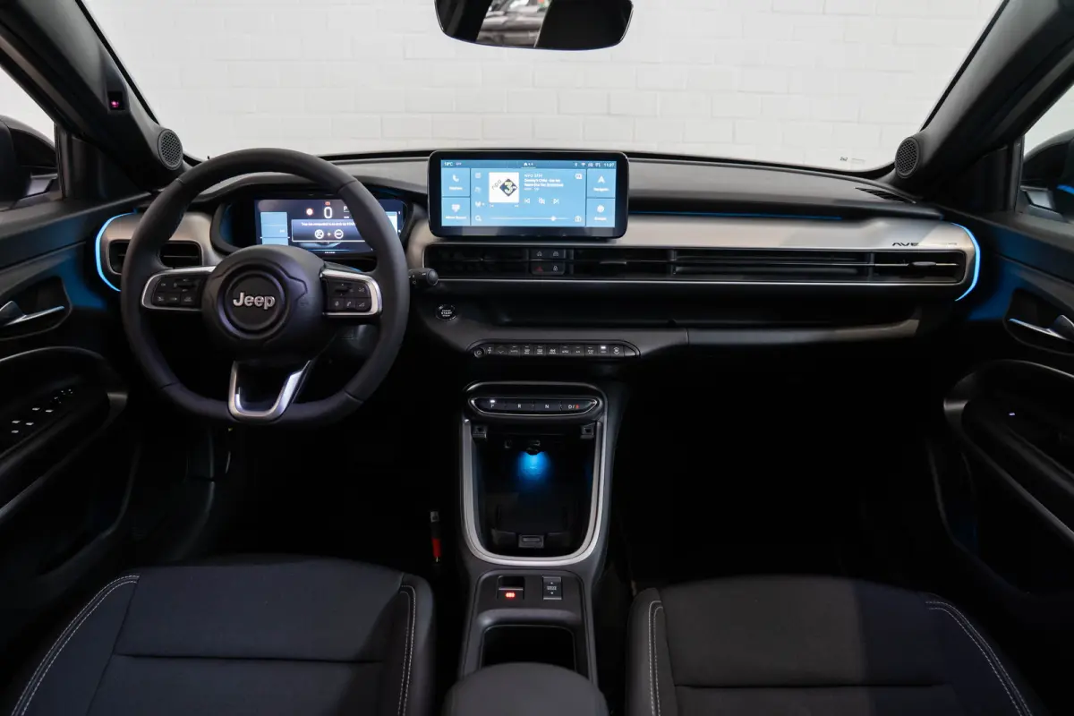 Summit 54 kWh | Tot 8 Jaar Garantie | Warmtepomp | Navigatie | Stoelverwarming | Verwarmd Voorraam | Apple Carplay & Android Auto |