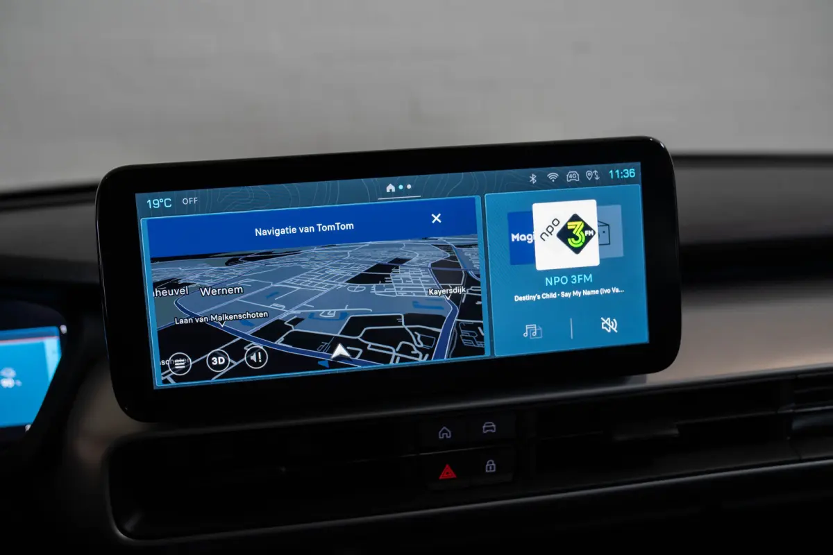 Summit 54 kWh | Tot 8 Jaar Garantie | Warmtepomp | Navigatie | Stoelverwarming | Verwarmd Voorraam | Apple Carplay & Android Auto |