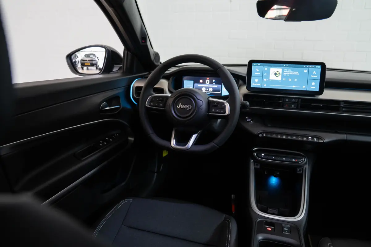 Summit 54 kWh | Tot 8 Jaar Garantie | Warmtepomp | Navigatie | Stoelverwarming | Verwarmd Voorraam | Apple Carplay & Android Auto |