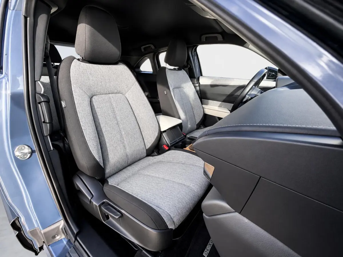 e-SkyActiv+ 145 36 kWh SoH 95% | Adaptieve Cruise | Stoel & Stuurverwarming | Dodehoek | 1e Eigenaar | Dealeronderhouden |