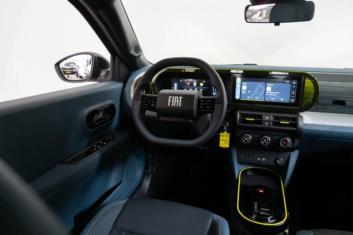 1.2 Hybrid ICON | Tot 8 Jaar Garantie | Apple Carplay & Android Auto | Lichtmetalen velgen | Parkeersensoren | Armsteun |