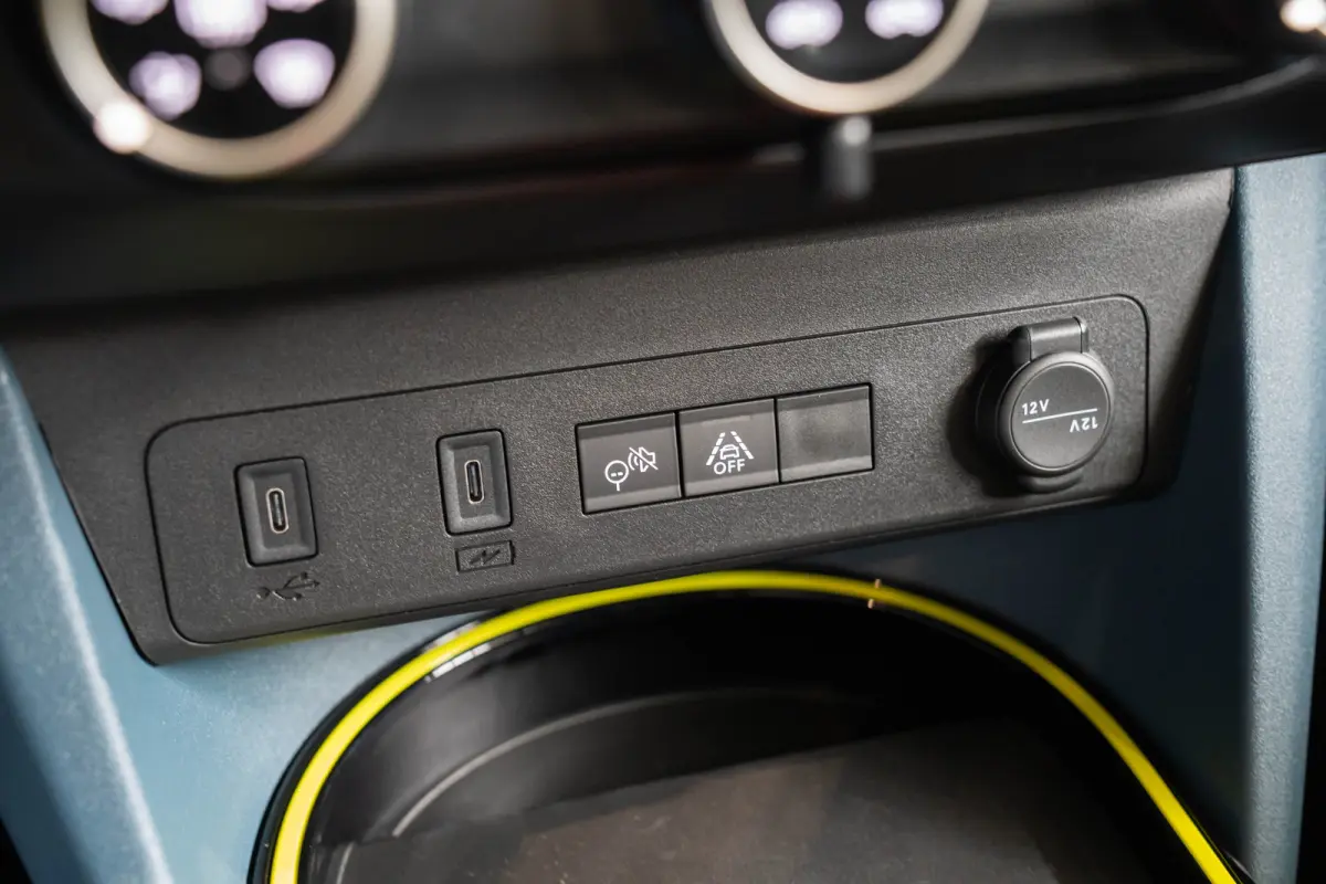 1.2 Hybrid ICON | Tot 8 Jaar Garantie | Apple Carplay & Android Auto | Lichtmetalen velgen | Parkeersensoren | Armsteun |