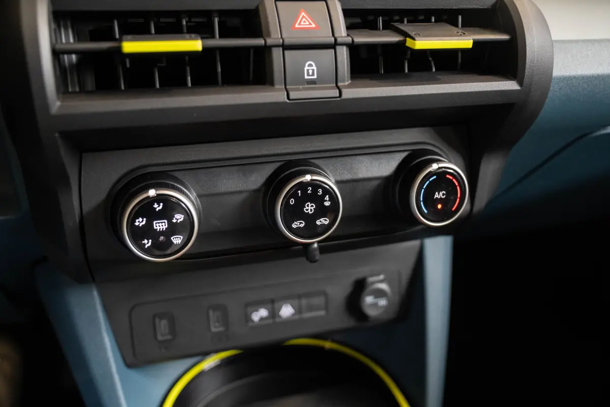 1.2 Hybrid ICON | Tot 8 Jaar Garantie | Apple Carplay & Android Auto | Lichtmetalen velgen | Parkeersensoren | Armsteun |