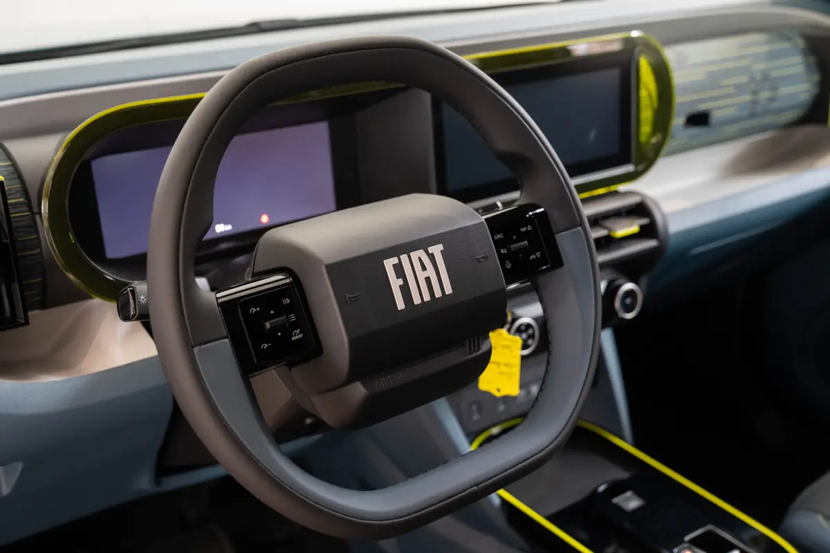 1.2 Hybrid ICON | Tot 8 Jaar Garantie | Apple Carplay & Android Auto | Lichtmetalen velgen | Parkeersensoren | Armsteun |