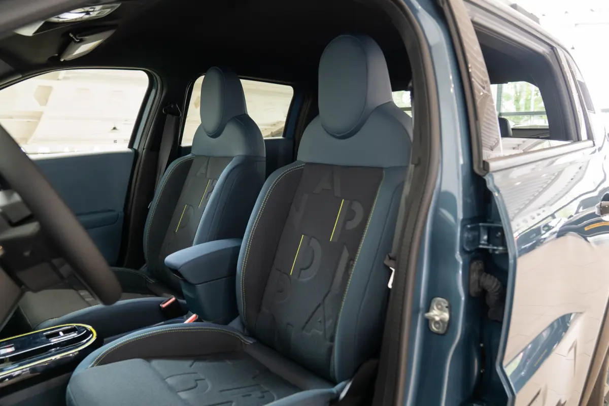 1.2 Hybrid ICON | Tot 8 Jaar Garantie | Apple Carplay & Android Auto | Lichtmetalen velgen | Parkeersensoren | Armsteun |