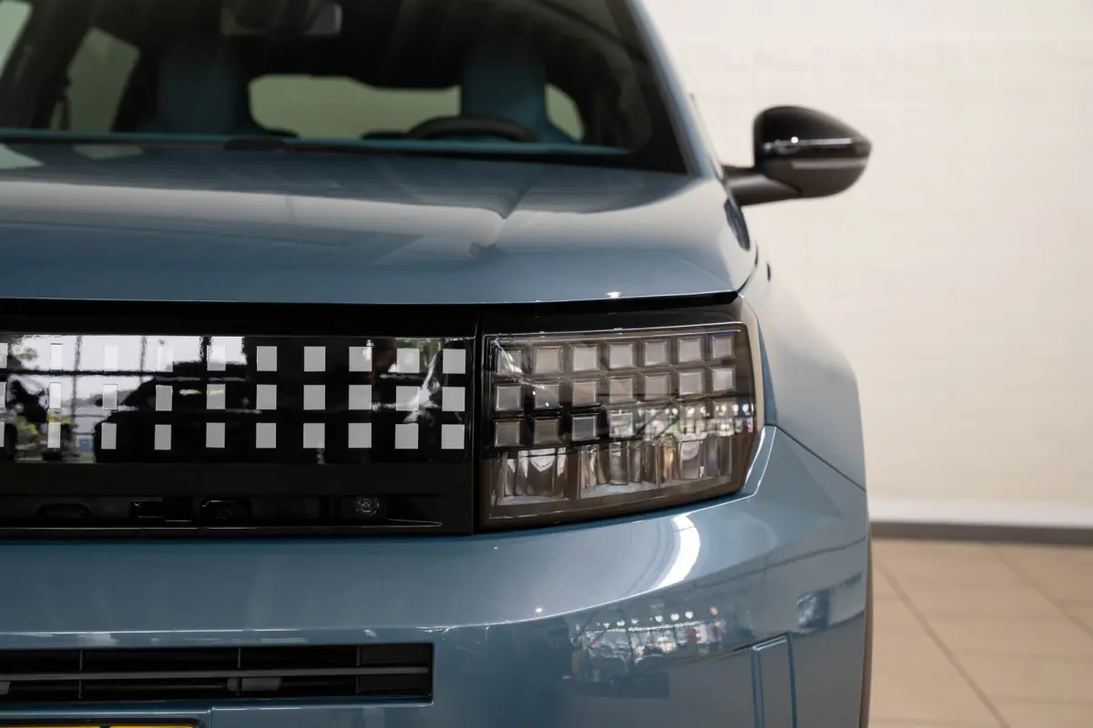 1.2 Hybrid ICON | Tot 8 Jaar Garantie | Apple Carplay & Android Auto | Lichtmetalen velgen | Parkeersensoren | Armsteun |
