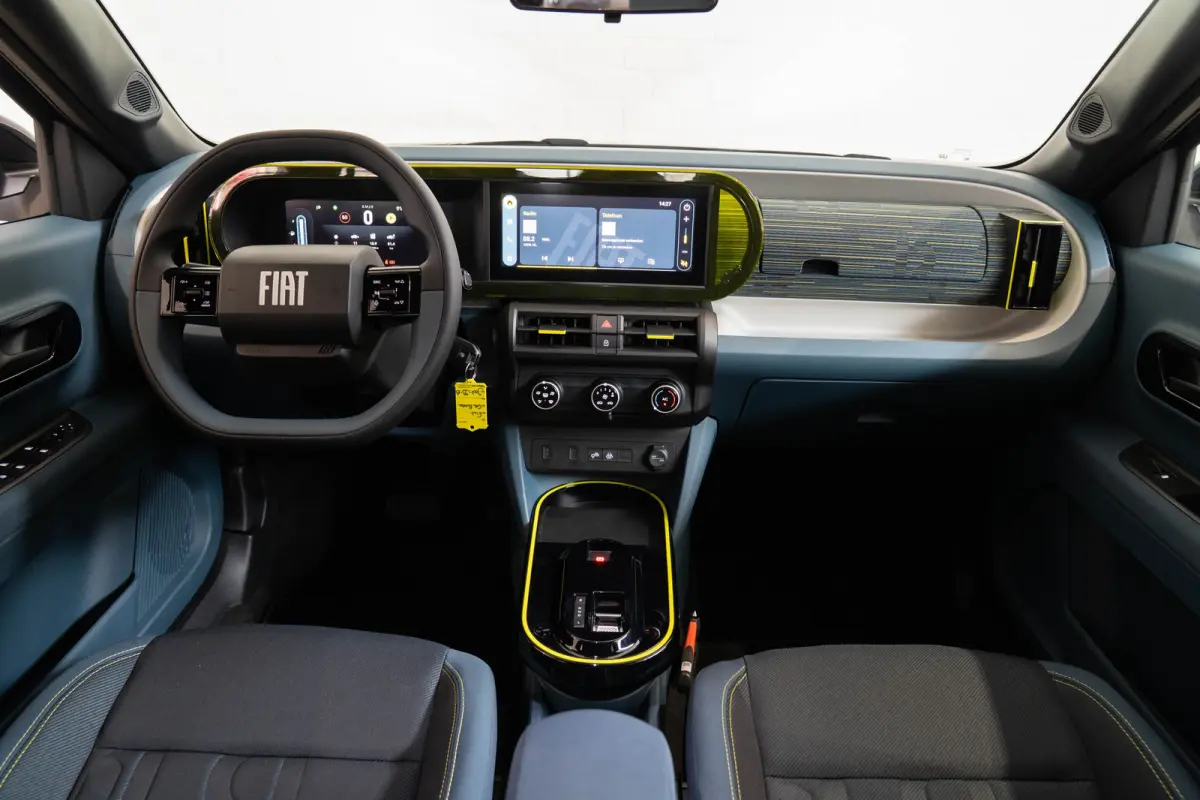 1.2 Hybrid ICON | Tot 8 Jaar Garantie | Apple Carplay & Android Auto | Lichtmetalen velgen | Parkeersensoren | Armsteun |