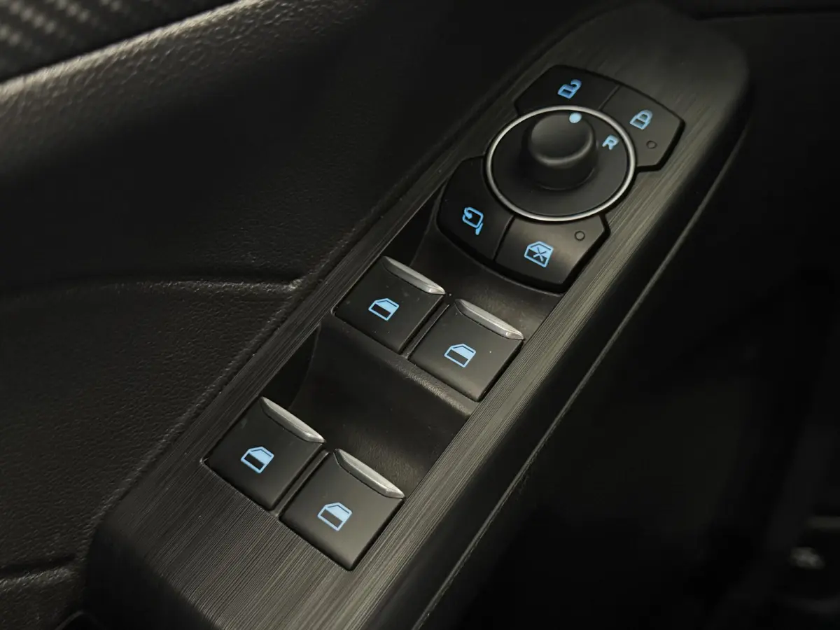 2.5 FHEV ST-Line | Automaat | Camera | Navi | Carplay | Winter Pack | Clima | ( Vestiging - Nieuwegein )