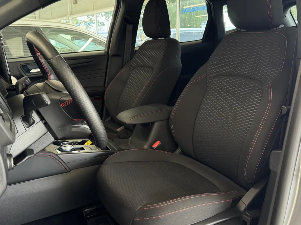 2.5 FHEV ST-Line | Automaat | Camera | Navi | Carplay | Winter Pack | Clima | ( Vestiging - Nieuwegein )