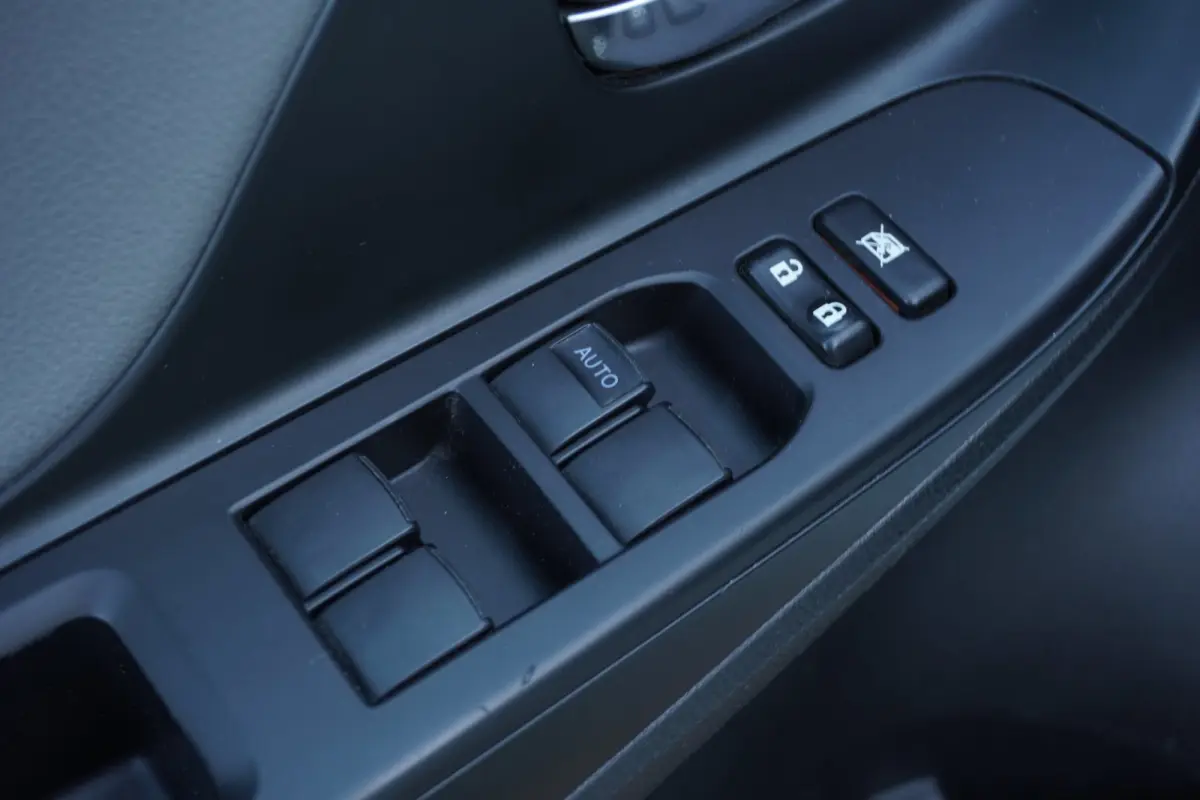 1.5 Hybrid Dynamic Bi-Tone Automaat | Navigatie | Elek. pakket | Camera | Vol opties | Inruil mogelijk