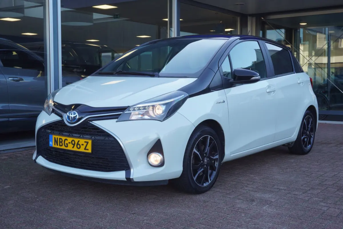 1.5 Hybrid Dynamic Bi-Tone Automaat | Navigatie | Elek. pakket | Camera | Vol opties | Inruil mogelijk
