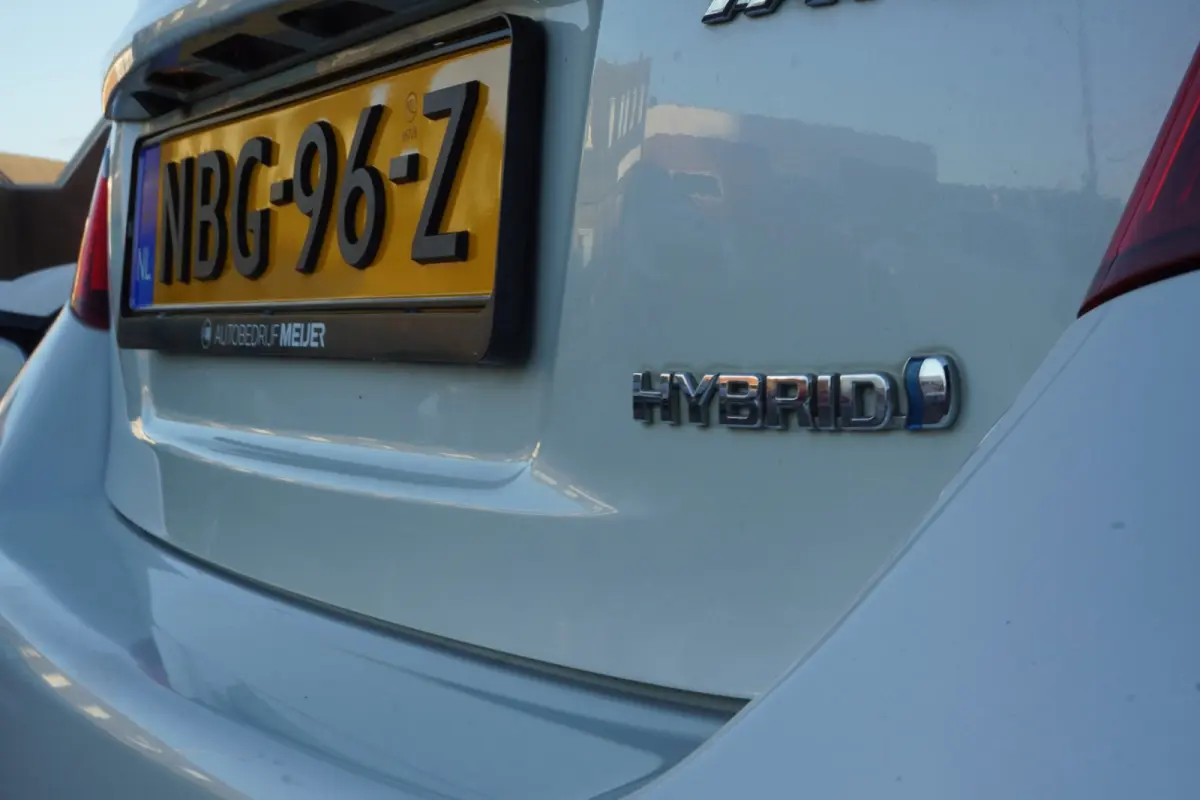 1.5 Hybrid Dynamic Bi-Tone Automaat | Navigatie | Elek. pakket | Camera | Vol opties | Inruil mogelijk