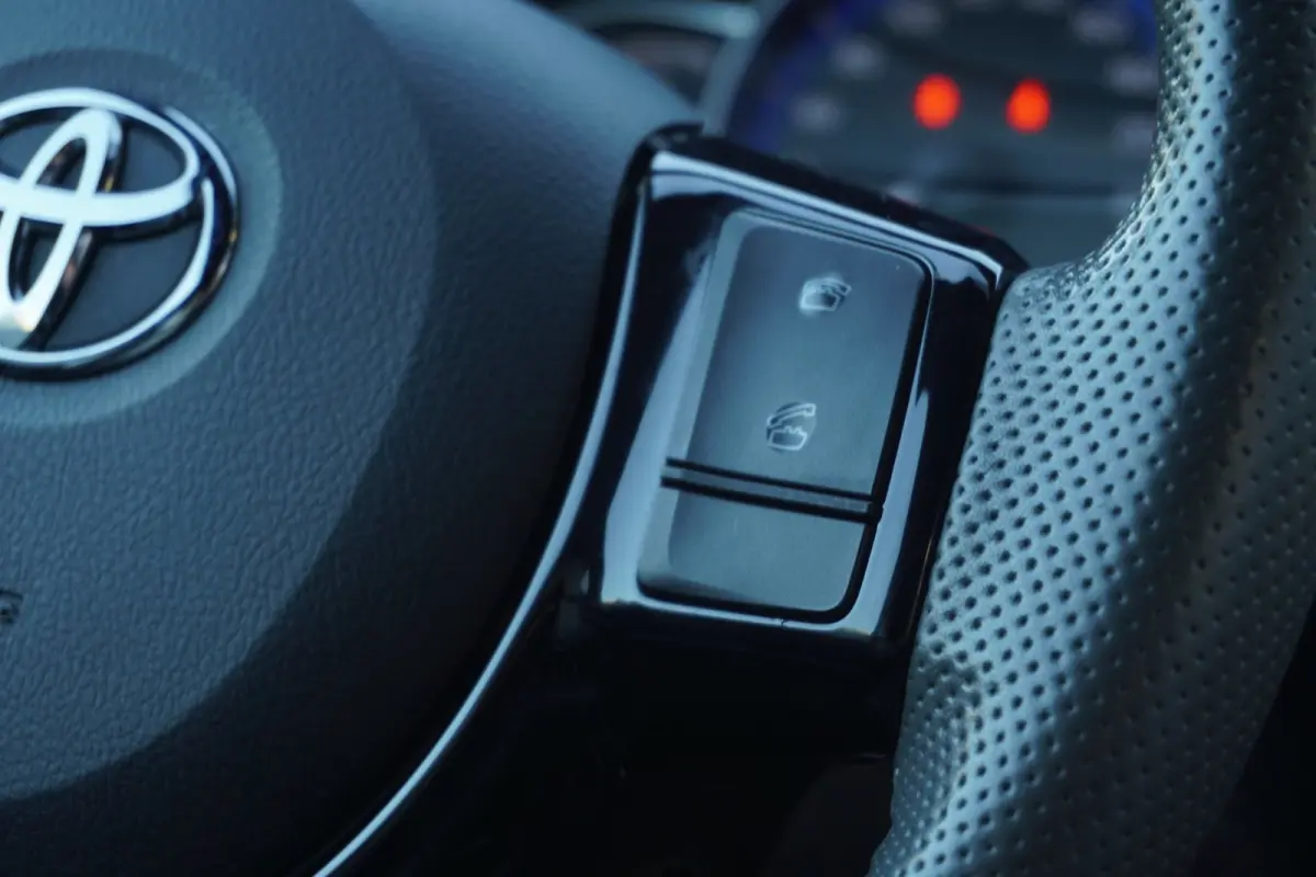 1.5 Hybrid Dynamic Bi-Tone Automaat | Navigatie | Elek. pakket | Camera | Vol opties | Inruil mogelijk