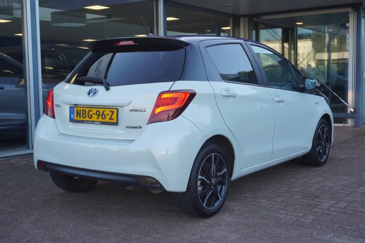 1.5 Hybrid Dynamic Bi-Tone Automaat | Navigatie | Elek. pakket | Camera | Vol opties | Inruil mogelijk