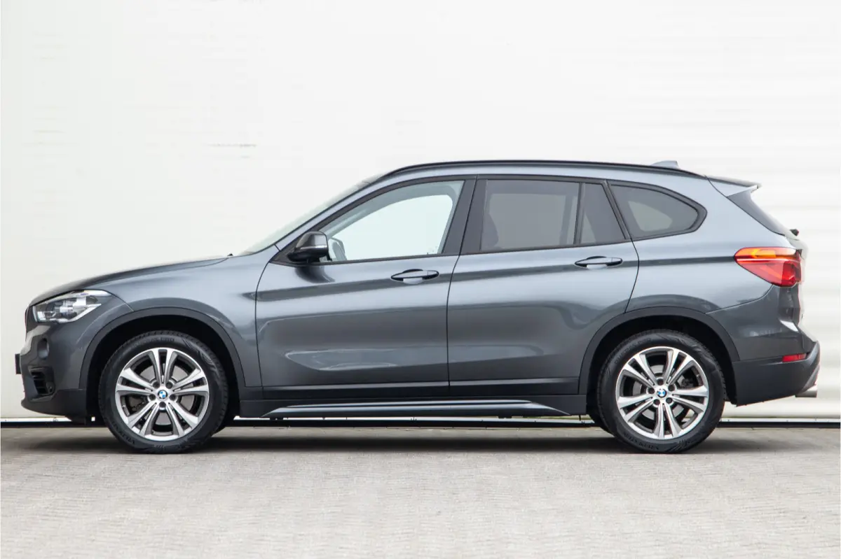 xDrive25i High Executive, Leder, Sportstoelen, Head-up, Navi 232pk