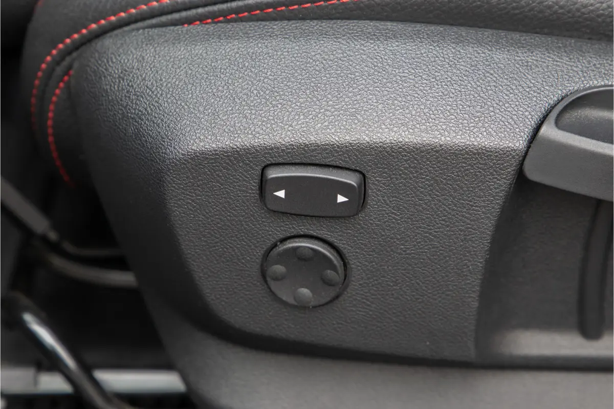 xDrive25i High Executive, Leder, Sportstoelen, Head-up, Navi 232pk