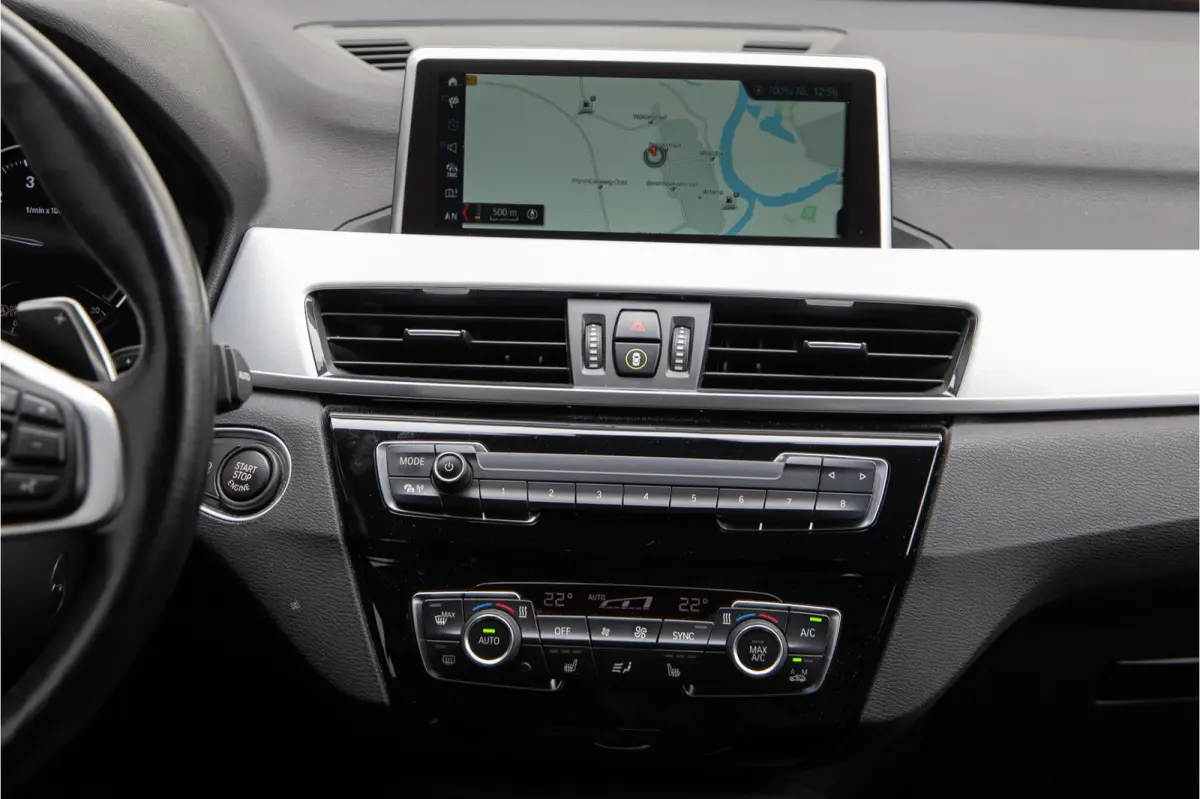 xDrive25i High Executive, Leder, Sportstoelen, Head-up, Navi 232pk