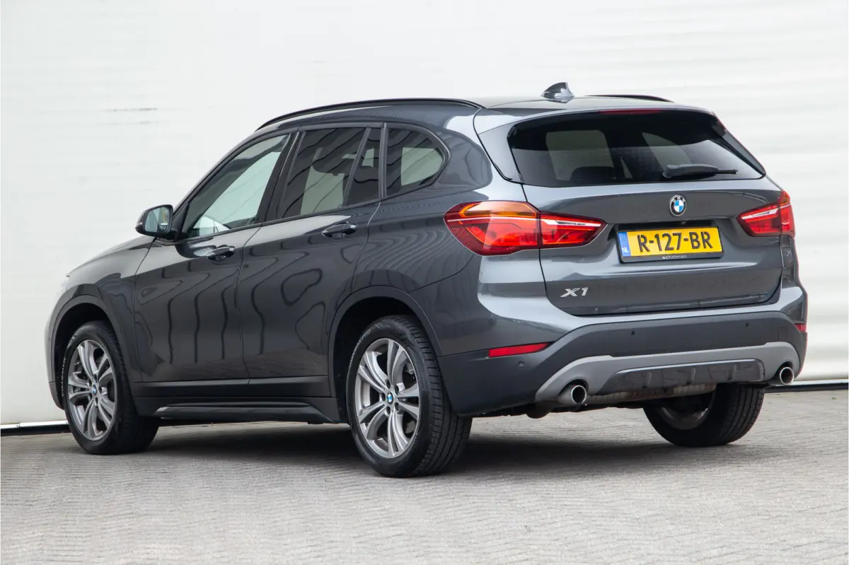 xDrive25i High Executive, Leder, Sportstoelen, Head-up, Navi 232pk