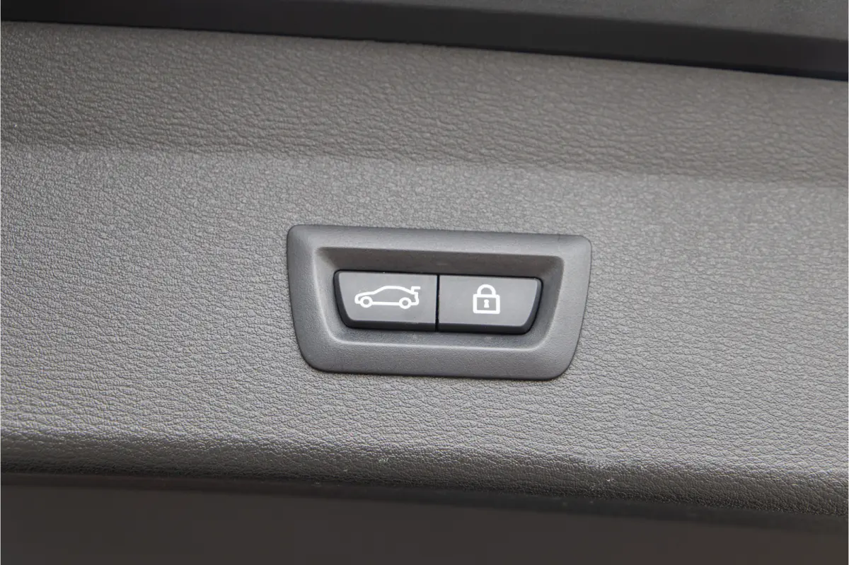 xDrive25i High Executive, Leder, Sportstoelen, Head-up, Navi 232pk