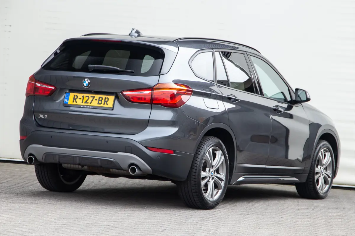 xDrive25i High Executive, Leder, Sportstoelen, Head-up, Navi 232pk