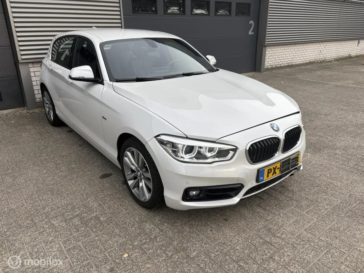 118i Sport Line AUTOMAAT/LEER/SCHADE