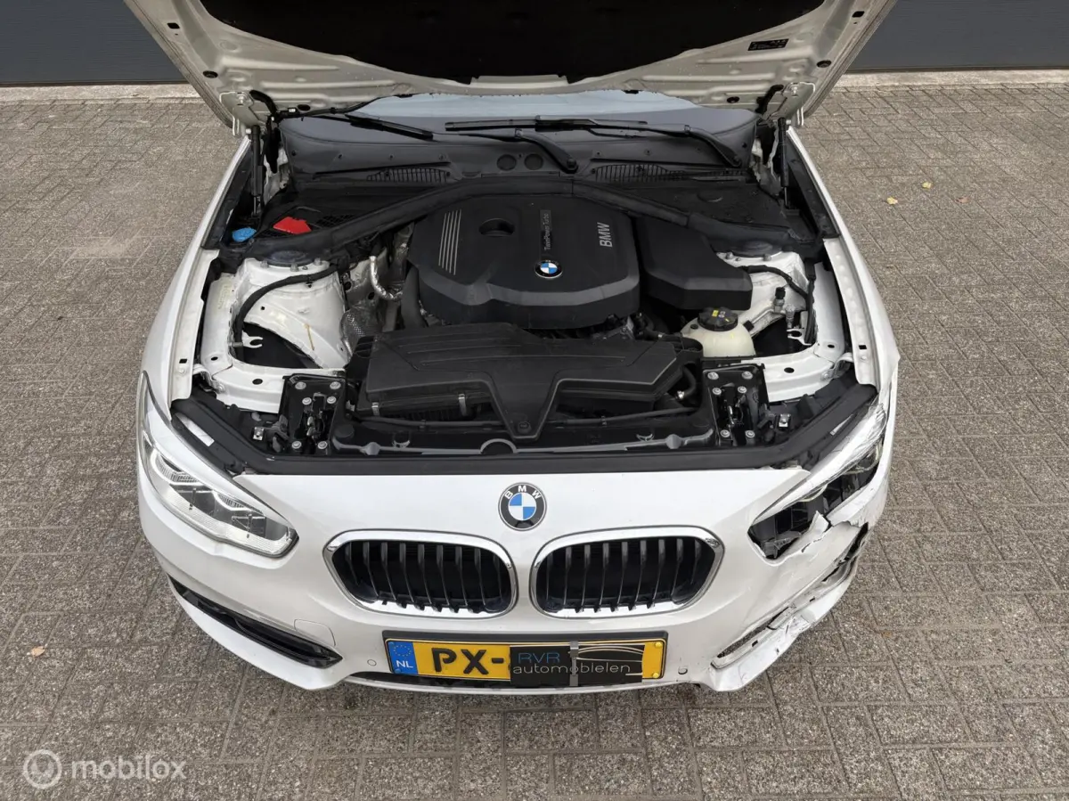 118i Sport Line AUTOMAAT/LEER/SCHADE