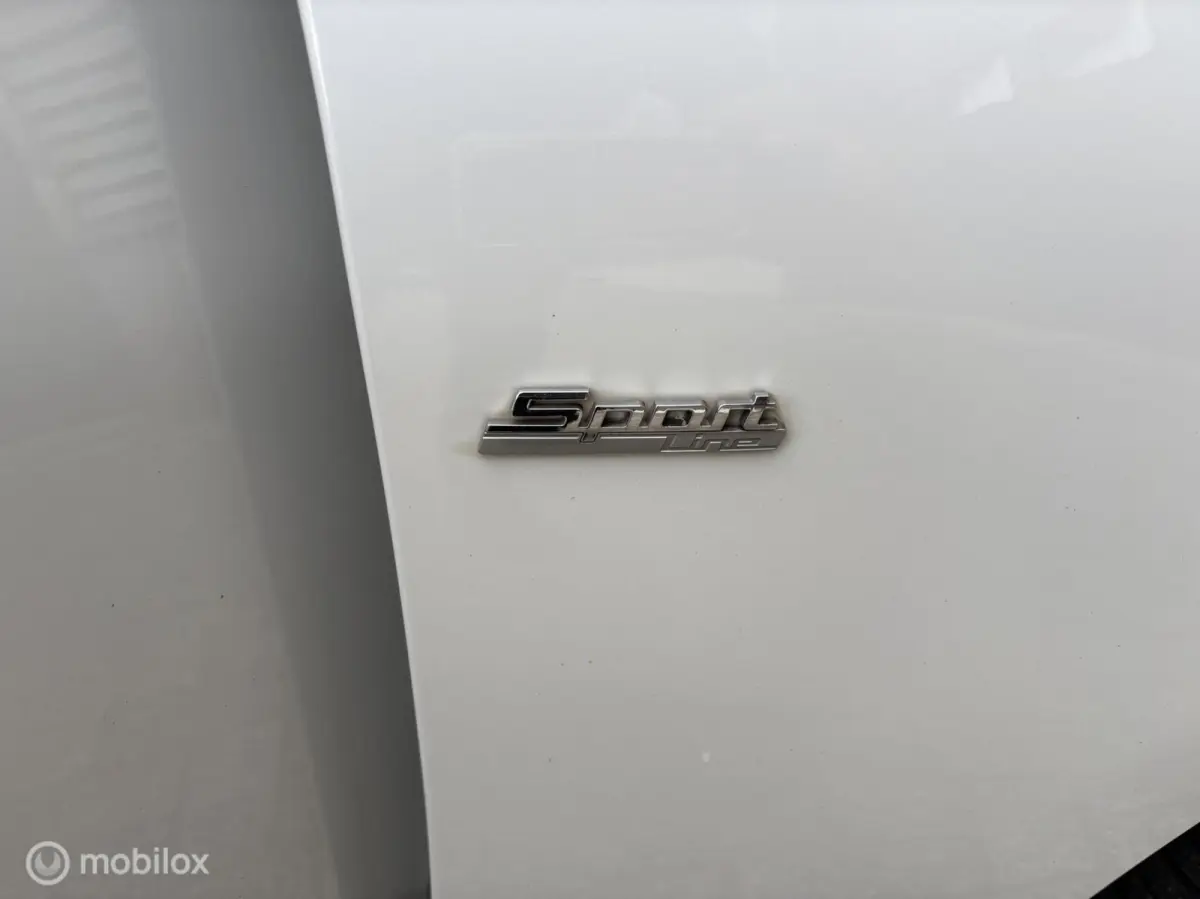 118i Sport Line AUTOMAAT/LEER/SCHADE