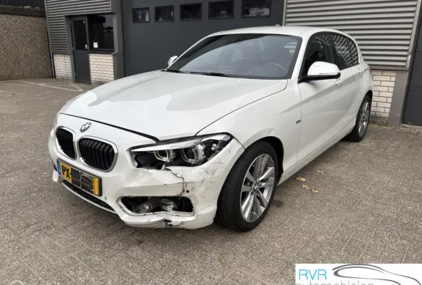 118i Sport Line AUTOMAAT/LEER/SCHADE