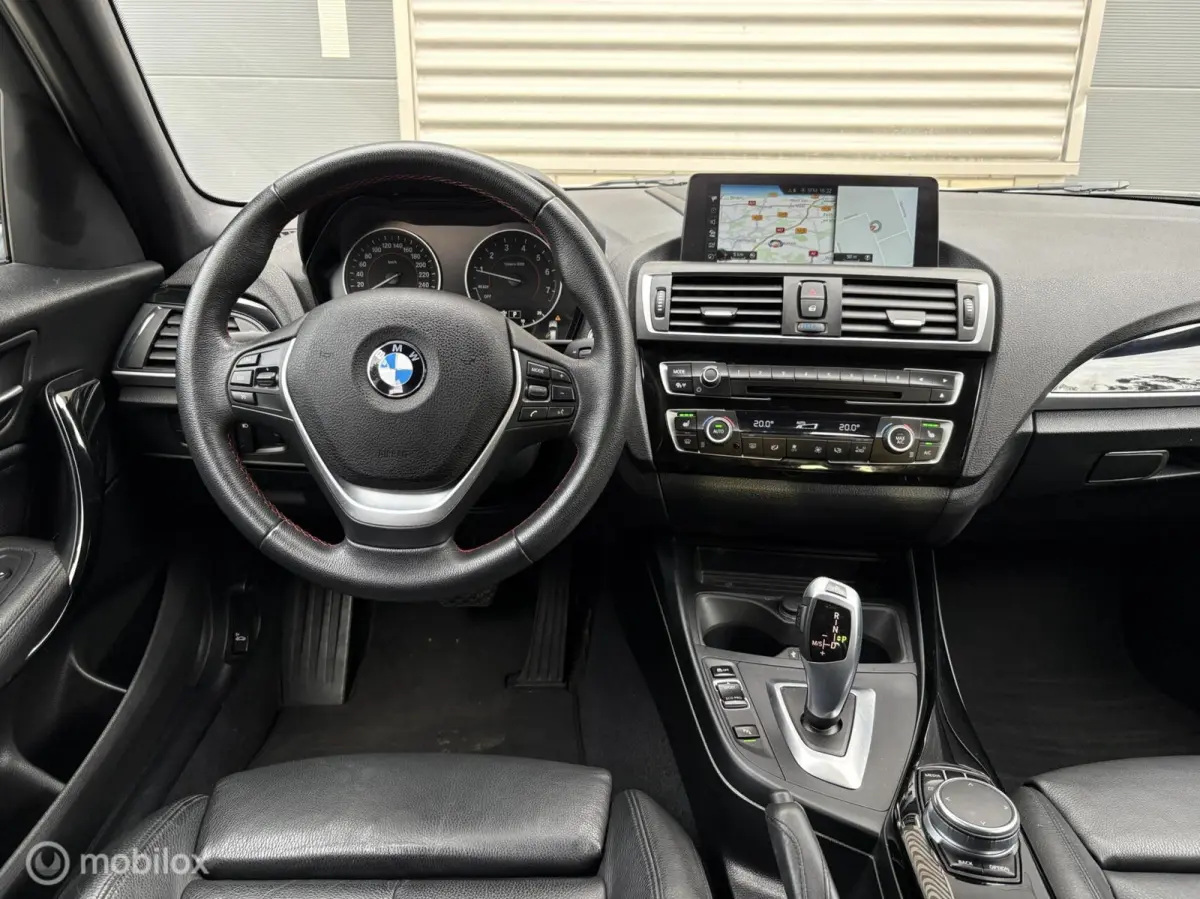 118i Sport Line AUTOMAAT/LEER/SCHADE