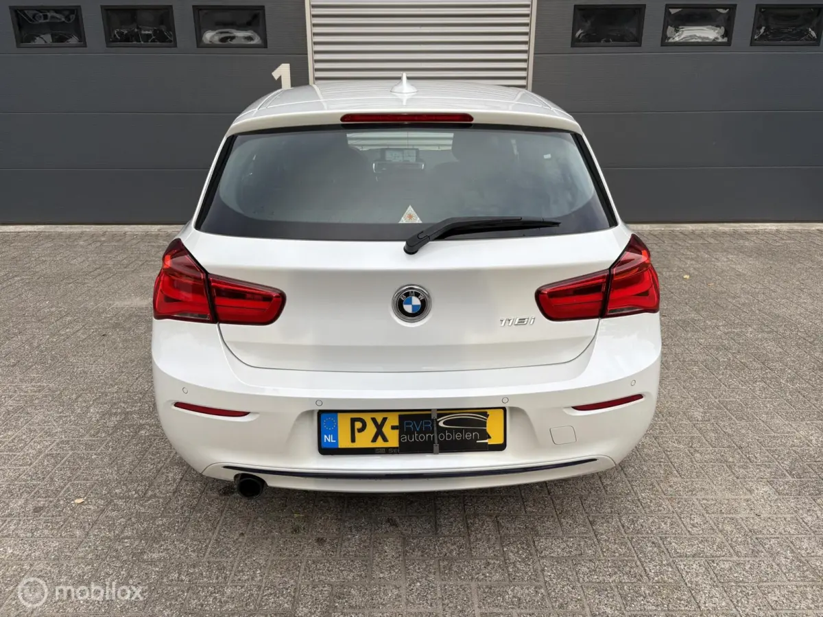 118i Sport Line AUTOMAAT/LEER/SCHADE