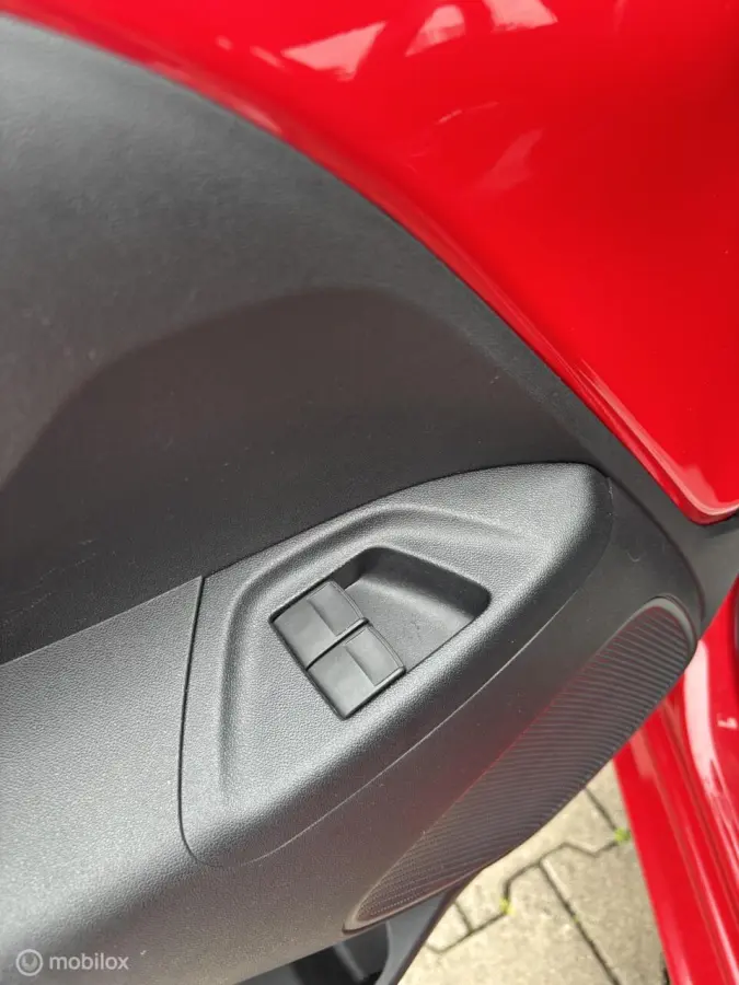 1.0 VVT-i x-play camera navi cruise co
