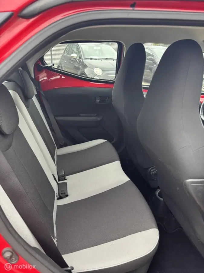 1.0 VVT-i x-play camera navi cruise co