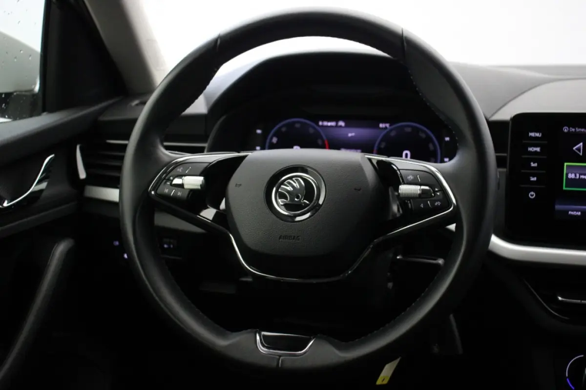 1.0 TSI Ambition Automaat - Digitaal Cockpit, Carplay, Cruise