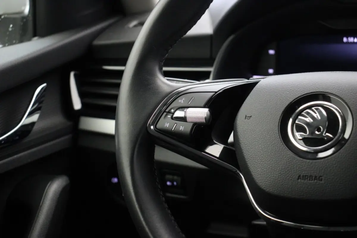 1.0 TSI Ambition Automaat - Digitaal Cockpit, Carplay, Cruise