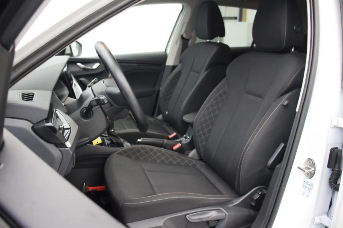 1.0 TSI Ambition Automaat - Digitaal Cockpit, Carplay, Cruise