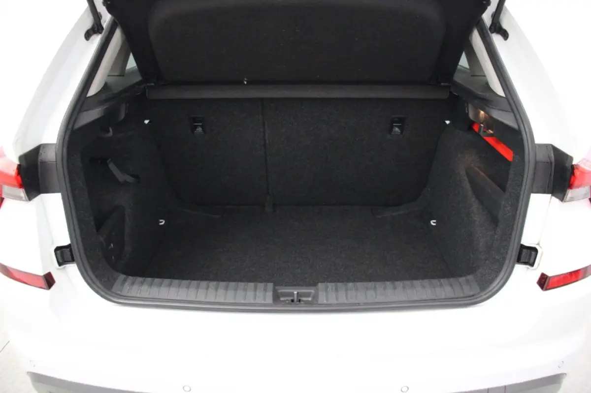 1.0 TSI Ambition Automaat - Digitaal Cockpit, Carplay, Cruise