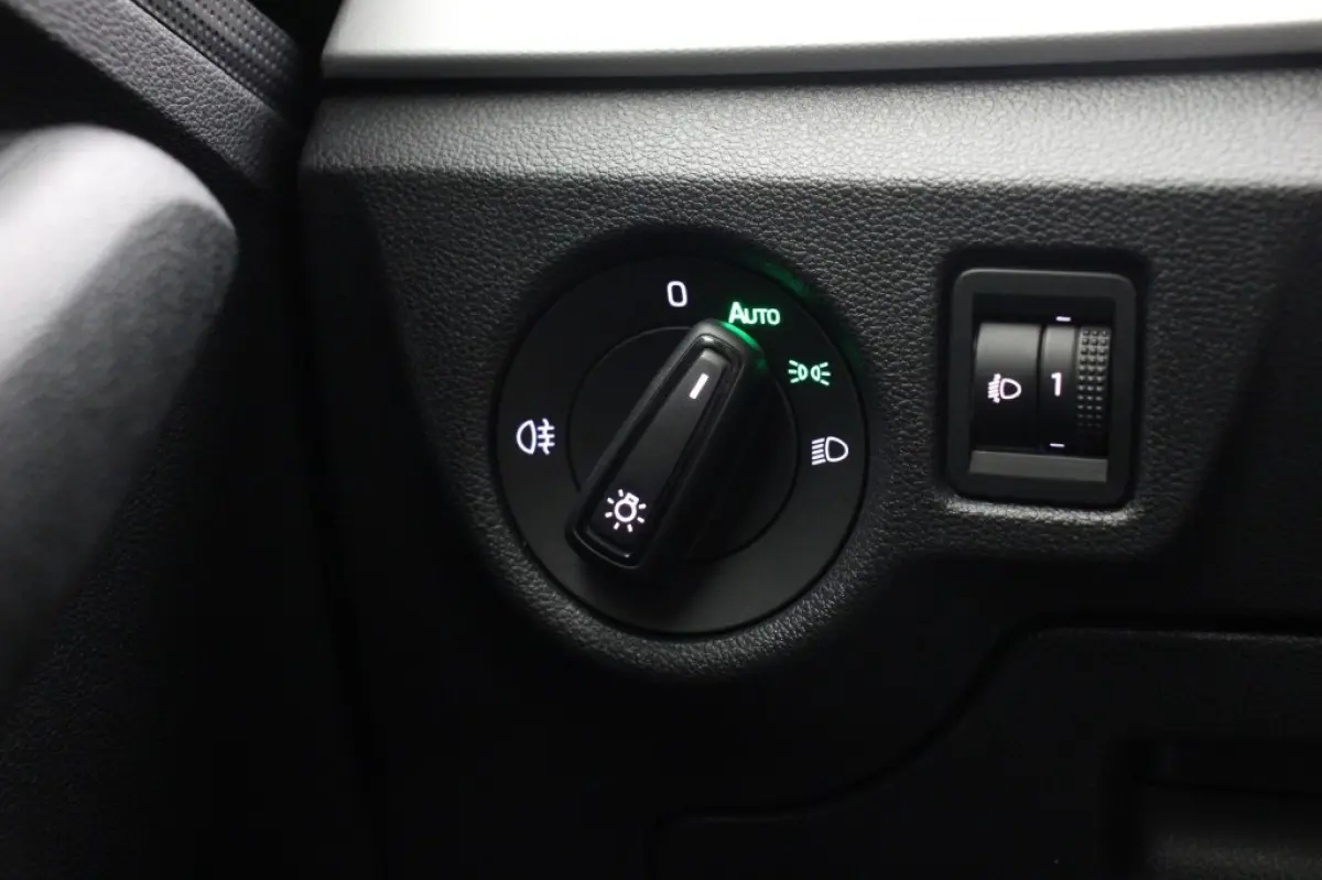1.0 TSI Ambition Automaat - Digitaal Cockpit, Carplay, Cruise