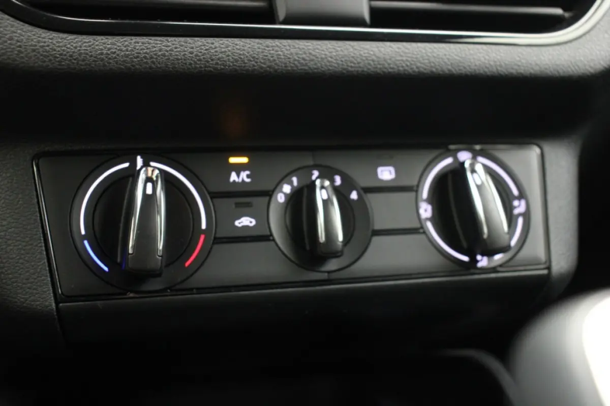 1.0 TSI Ambition Automaat - Digitaal Cockpit, Carplay, Cruise