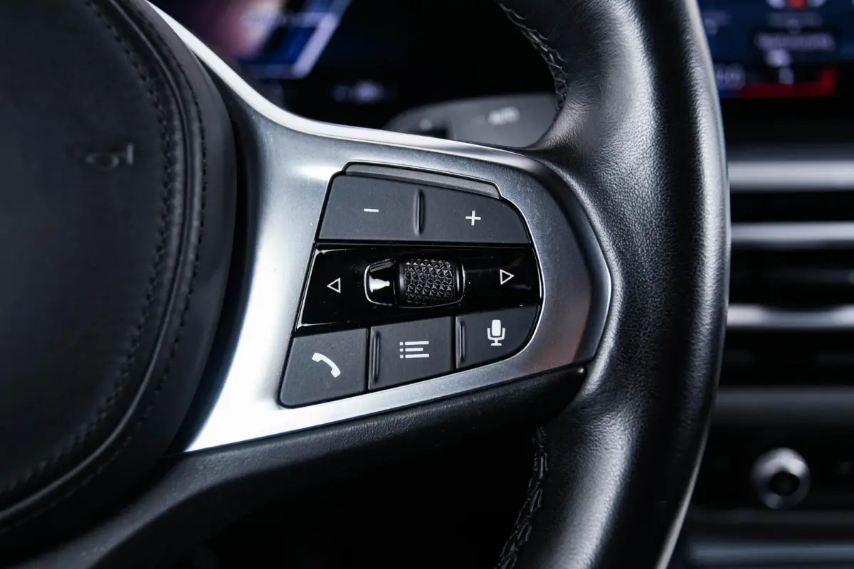 eDrive35 70 kWh M Sport - Trekhaak - Driving Assistant Professional - Harman Kardon - Parking Assistant Plus - Stuurwielrand verwarmd - Comfort Access - BMW Live Cockpit Professional -