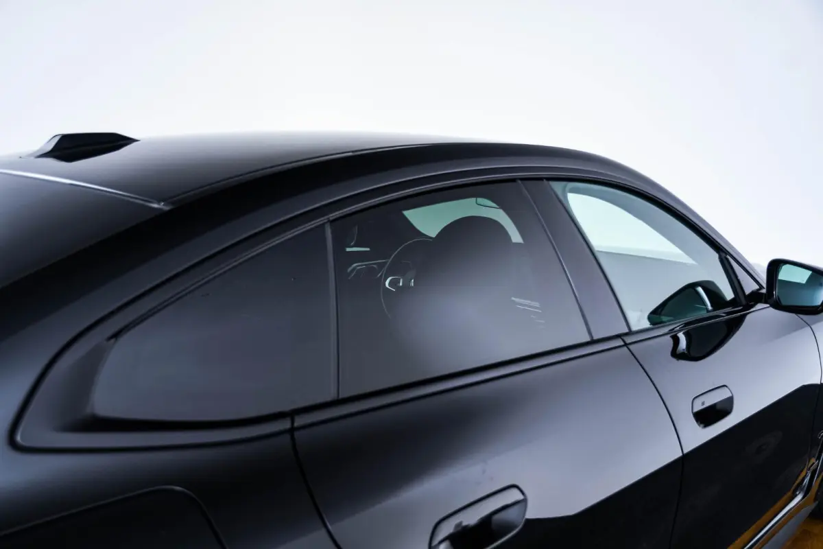 eDrive35 70 kWh M Sport - Trekhaak - Driving Assistant Professional - Harman Kardon - Parking Assistant Plus - Stuurwielrand verwarmd - Comfort Access - BMW Live Cockpit Professional -