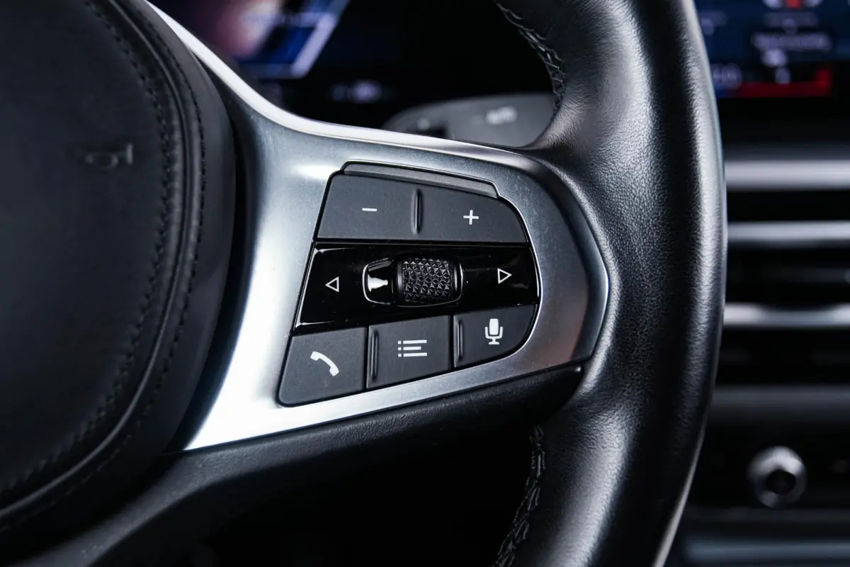 eDrive35 70 kWh M Sport - Trekhaak - Driving Assistant Professional - Harman Kardon - Parking Assistant Plus - Stuurwielrand verwarmd - Comfort Access - BMW Live Cockpit Professional -