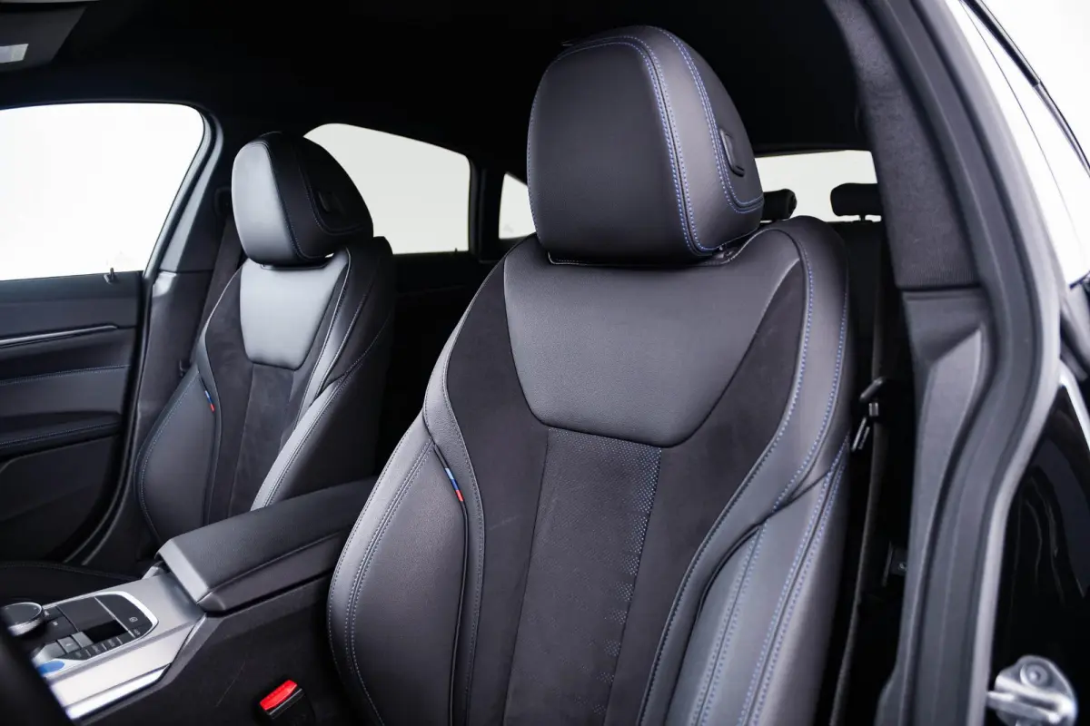 eDrive35 70 kWh M Sport - Trekhaak - Driving Assistant Professional - Harman Kardon - Parking Assistant Plus - Stuurwielrand verwarmd - Comfort Access - BMW Live Cockpit Professional -